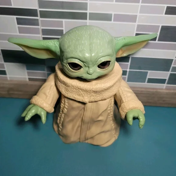 Star Wars The Mandalorian Baby Yoda posable action - Picture 8 of 11